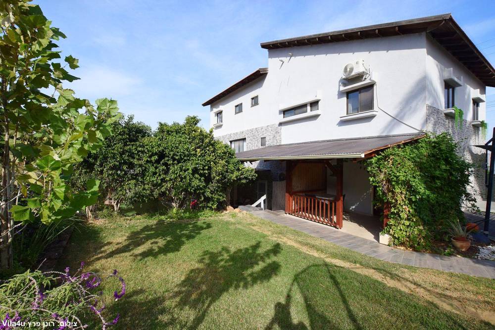 174625 החצר והבריכה, וילה רימונה יבנאל, וילה  ביבנאל וילות - Vila 4 U