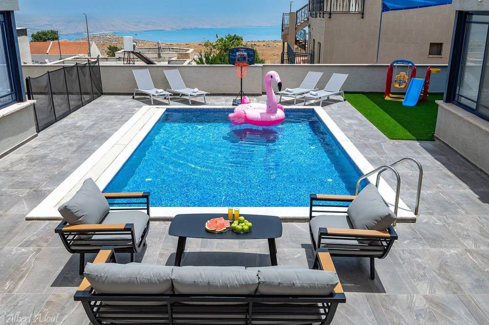 176490 גלריית חוץ, וילת אירוח שבת אחים, וילה  בנוף כנרת וילות - Vila 4 U