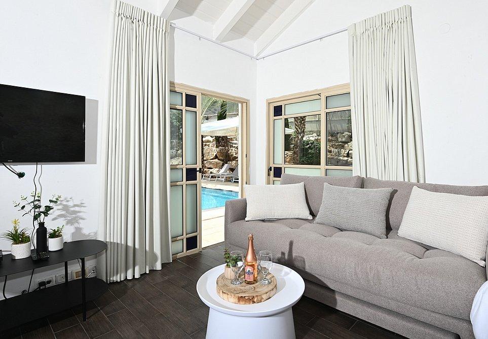 179337 בקתות האירוח, אחוזת לירי ריזורט, וילה  בטבריה וילות - Vila 4 U