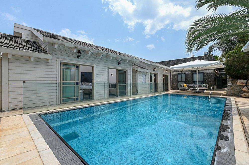 179493 גלריה כללית, אחוזת לירי ריזורט, וילה  בטבריה וילות - Vila 4 U