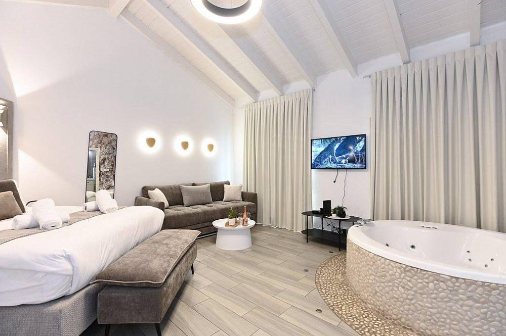 179529 גלריה כללית, אחוזת לירי ריזורט, וילה  בטבריה וילות - Vila 4 U