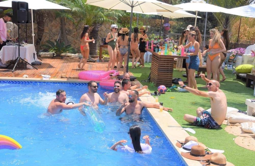 181653 אירועי חברה ורווקות, אורי אירועים, וילה  בכפר טרומן וילות - Vila 4 U