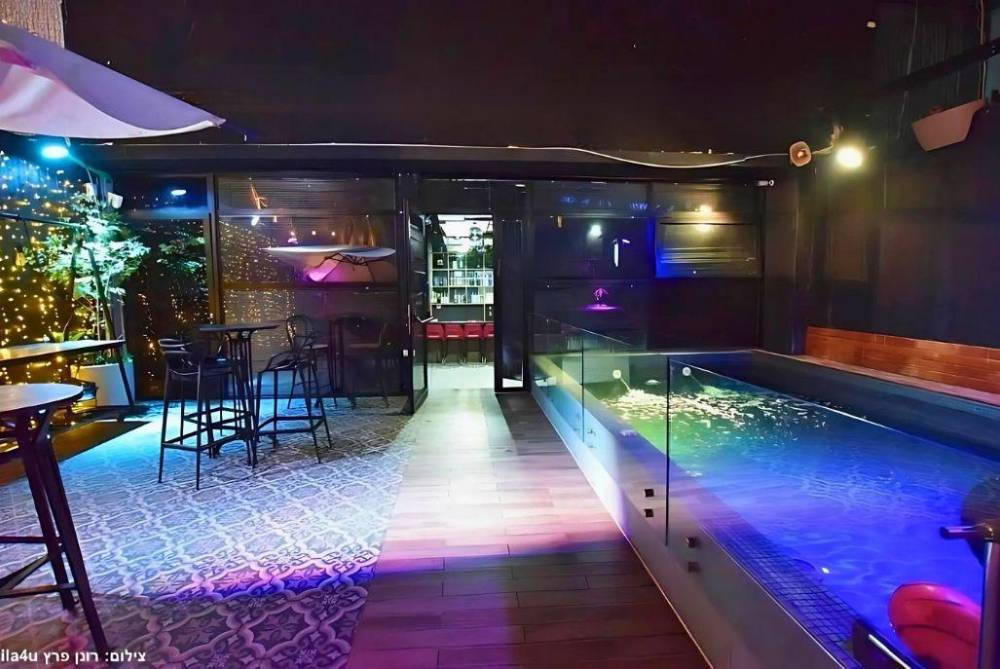 182410 מתחם החוץ והבריכה, פרייבט בר - Private Bar, וילה  בראשון לציון וילות - Vila 4 U