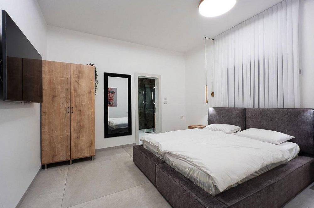 182741 גלרית פנים, וילה דיזאייר בוטיק, וילה  בספסופה וילות - Vila 4 U