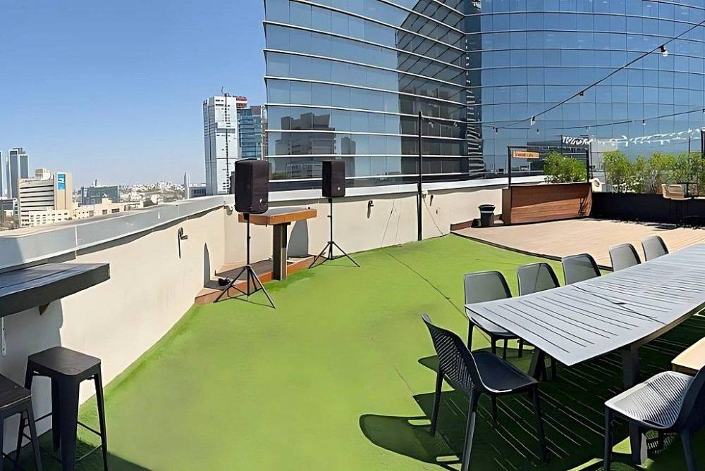 193452 גלריה כללית, אלמאגו רוף תל אביב, וילה  בתל אביב וילות - Vila 4 U