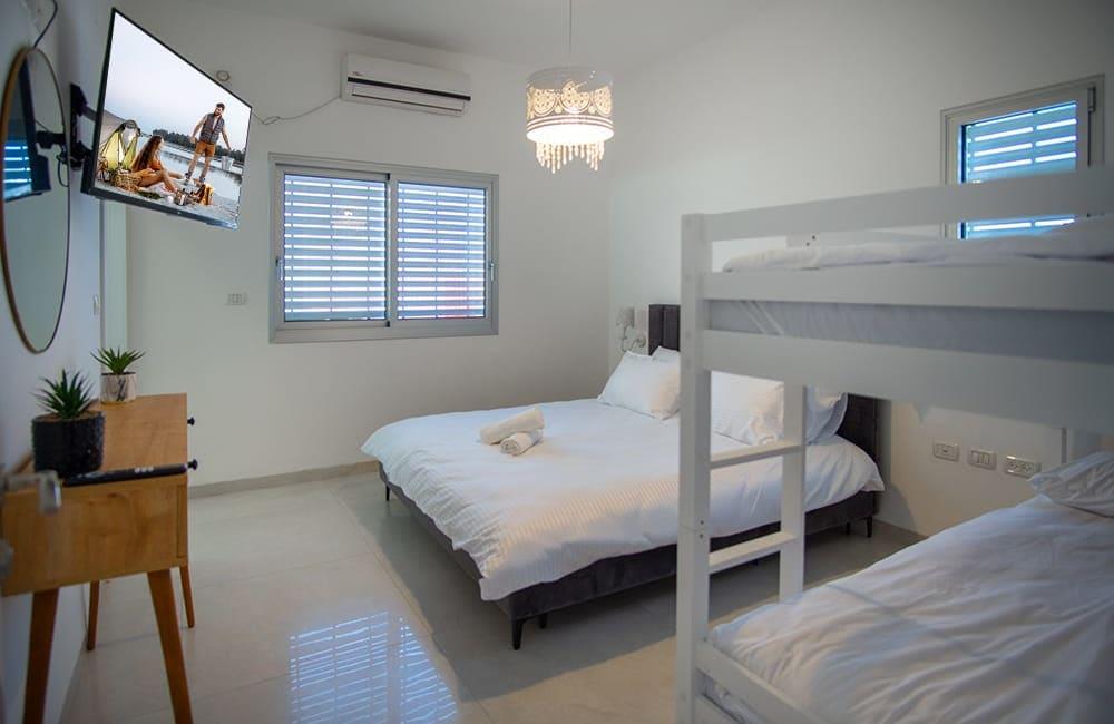 193589 גלרית פנים, אחוזת הסהר, וילה  בכלנית וילות - Vila 4 U