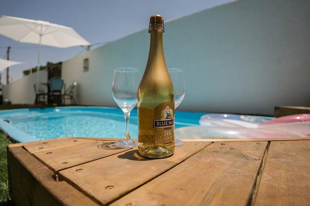 194193 מתחם החצר, חפציבה ריזורט, וילה  בחדרה וילות - Vila 4 U