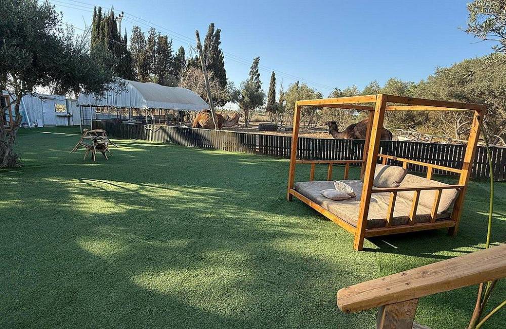 194908 מתחם החצר, גארדן גולדן - Garden Golden, וילה  בחדרה וילות - Vila 4 U