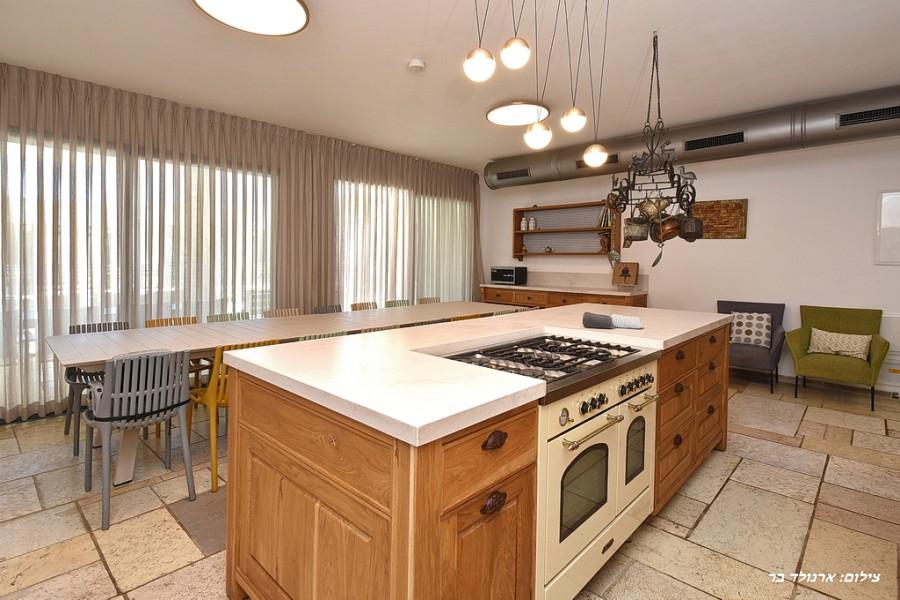 196465 פנים הסוויטות, מתחם הנופש רינג דה בל, וילה  בפוריה עילית וילות - Vila 4 U