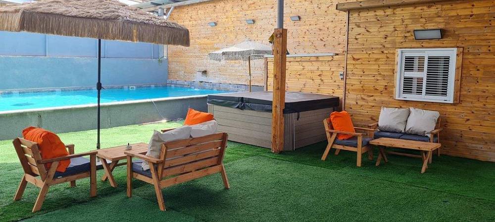 196562 המתחם החיצוני, אחוזת וניש, וילה  בעזריקם וילות - Vila 4 U