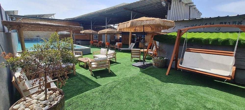 196566 המתחם החיצוני, אחוזת וניש, וילה  בעזריקם וילות - Vila 4 U