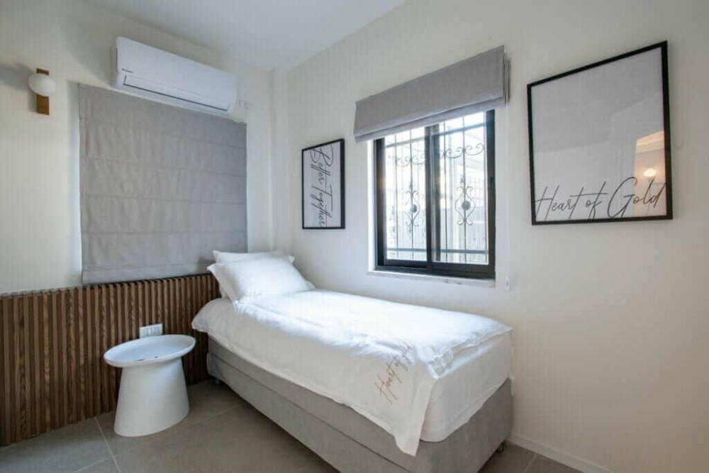 197136 סוויטה 1 - רווח, יו ג'י בוטיק - UG Boutique Apartment hotel, וילה  בטבריה וילות - Vila 4 U