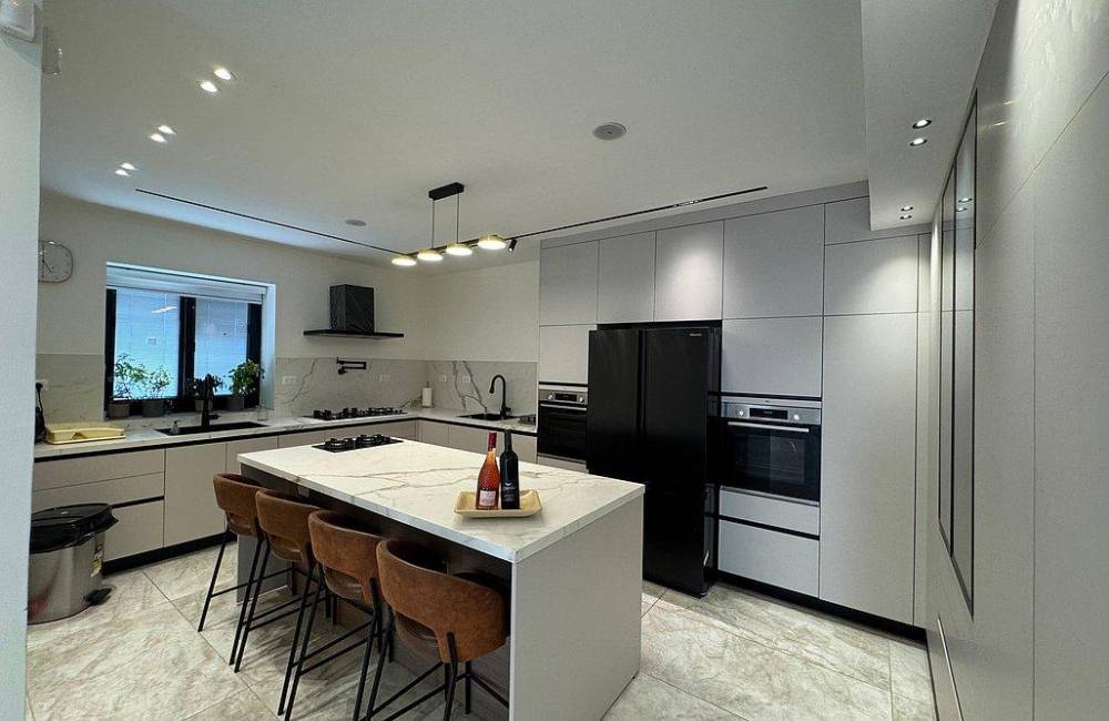 200827 גלרית פנים, וילה רויאל ירושלים, וילה  בגבעת זאב וילות - Vila 4 U