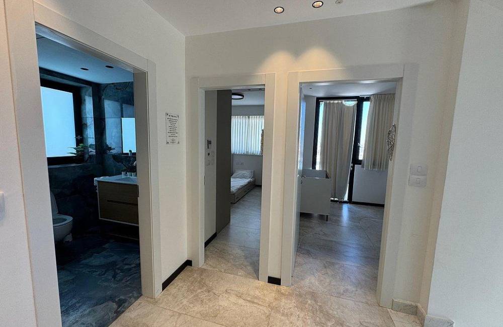 200830 גלרית פנים, וילה רויאל ירושלים, וילה  בגבעת זאב וילות - Vila 4 U