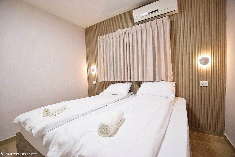 201637 גלרית פנים, אחוזת מן בוטיק, וילה  בצפת וילות - Vila 4 U