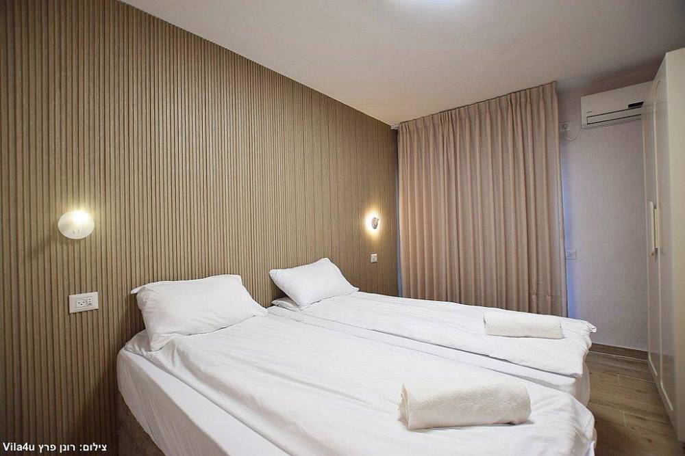 201640 גלרית פנים, אחוזת מן בוטיק, וילה  בצפת וילות - Vila 4 U