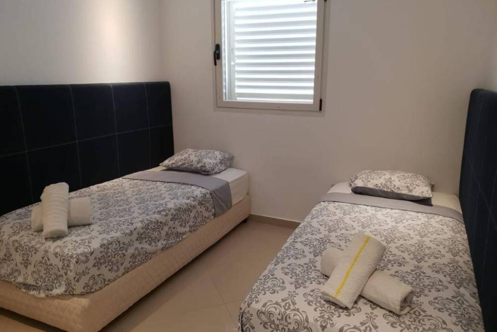 202175 סוויטה יוקרתית מלכותית, לה פלמורה אילת, וילה  באילת וילות - Vila 4 U