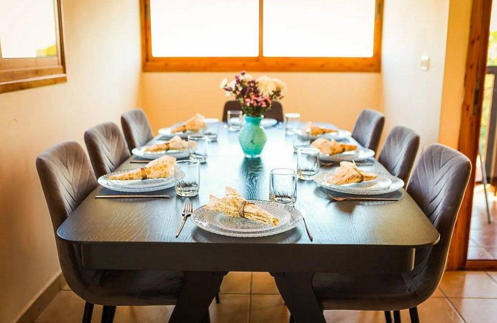 204999 פנים הוילה, וילת בית העץ במגדל, וילה  במגדל וילות - Vila 4 U