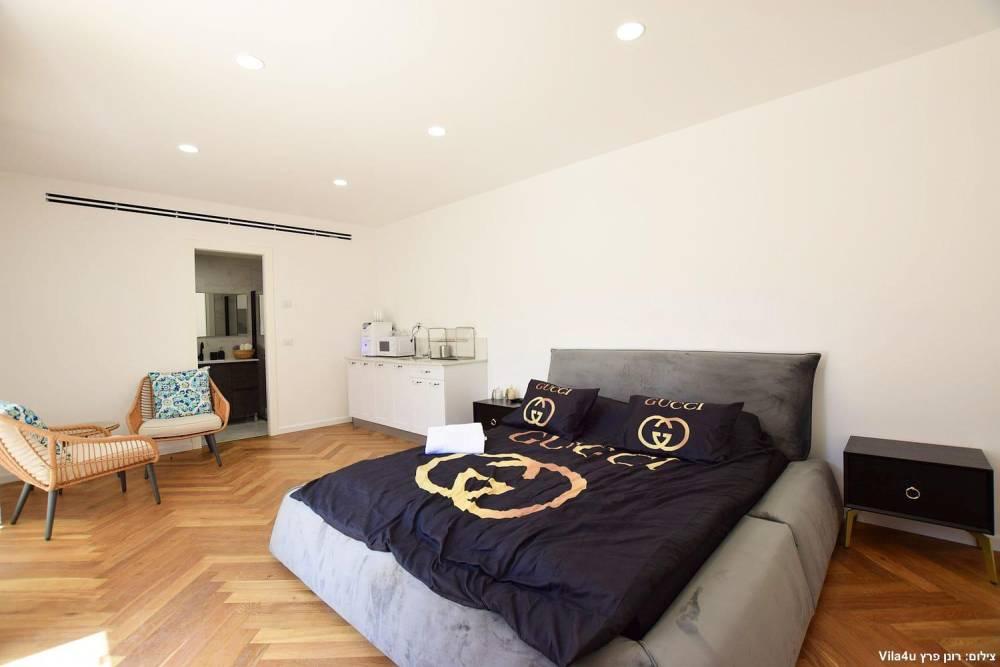 205246 גלריה כללית, אחוזת יולי איוונטס, וילה  בנתניה וילות - Vila 4 U