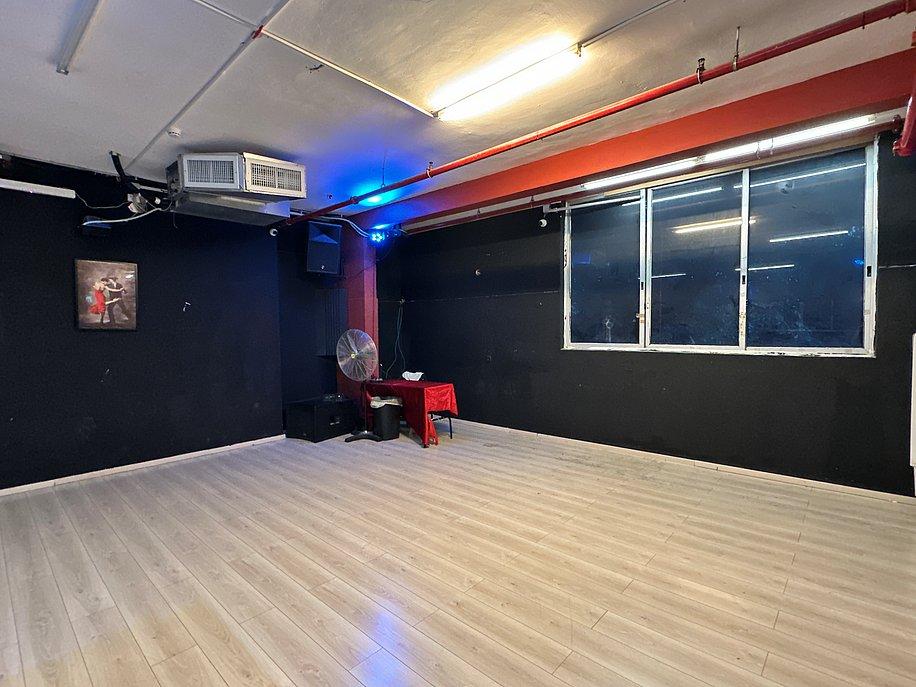 205858 אולם 3, מתחם גסולינה ראשון לציון, וילה  בראשון לציון וילות - Vila 4 U