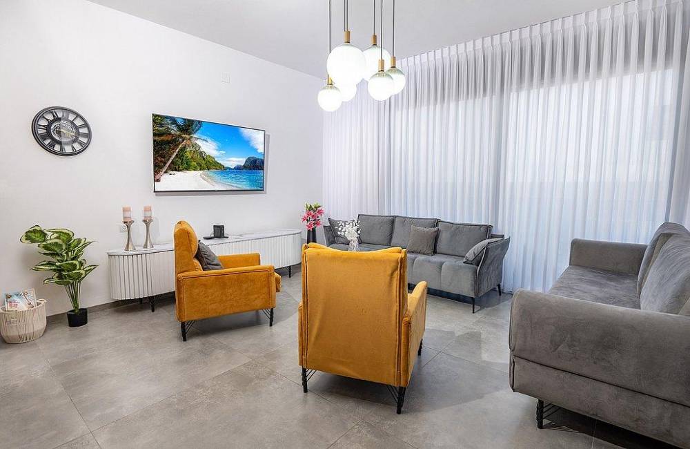 205976 סלון מטבח ופינת אוכל, וילה אלטה לוקס יוקרה, וילה  ביבנאל וילות - Vila 4 U