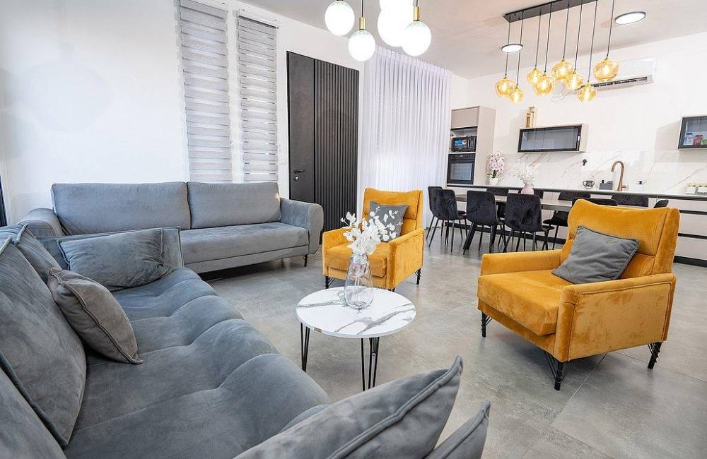 205999 סלון מטבח ופינת אוכל, וילה אלטה לוקס יוקרה, וילה  ביבנאל וילות - Vila 4 U