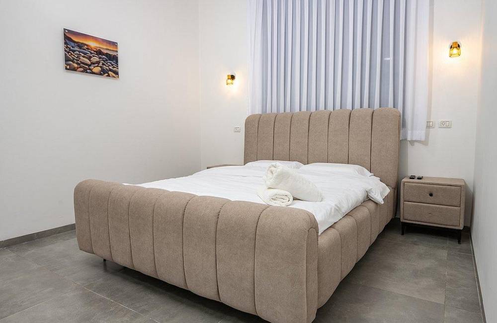 206027 חדרי השינה, וילה אלטה לוקס יוקרה, וילה  ביבנאל וילות - Vila 4 U