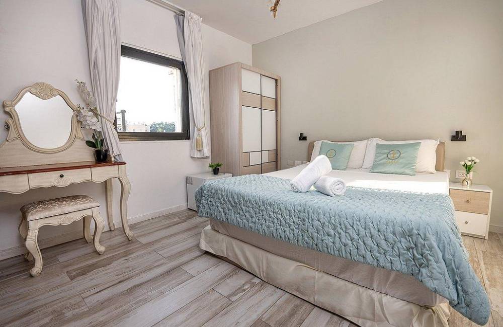 207999 דירת אירוח זוגית מרפסת וגקוזי חיצוני, הפנטהאוז של תל אביב, וילה  בתל אביב וילות - Vila 4 U