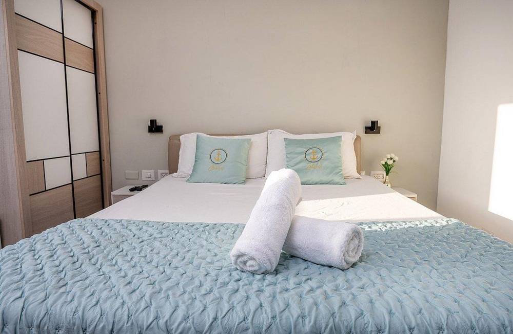 208000 דירת אירוח זוגית מרפסת וגקוזי חיצוני, הפנטהאוז של תל אביב, וילה  בתל אביב וילות - Vila 4 U