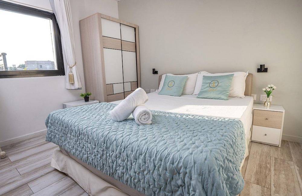 208002 דירת אירוח זוגית מרפסת וגקוזי חיצוני, הפנטהאוז של תל אביב, וילה  בתל אביב וילות - Vila 4 U