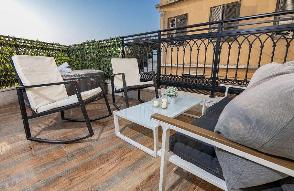 208005 דירת אירוח זוגית מרפסת וגקוזי חיצוני, הפנטהאוז של תל אביב, וילה  בתל אביב וילות - Vila 4 U