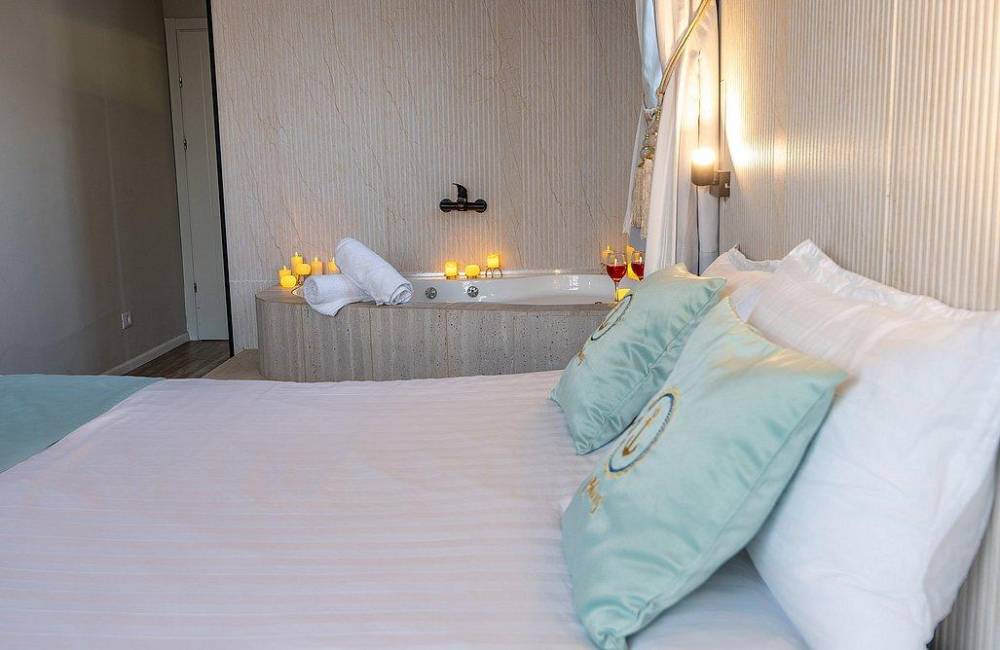 208012 דירת אירוח זוגית עם  מרפסת וגקוזי פנימי, הפנטהאוז של תל אביב, וילה  בתל אביב וילות - Vila 4 U