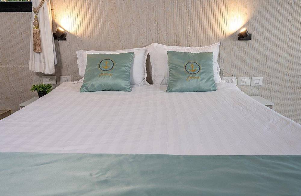 208015 דירת אירוח זוגית עם  מרפסת וגקוזי פנימי, הפנטהאוז של תל אביב, וילה  בתל אביב וילות - Vila 4 U