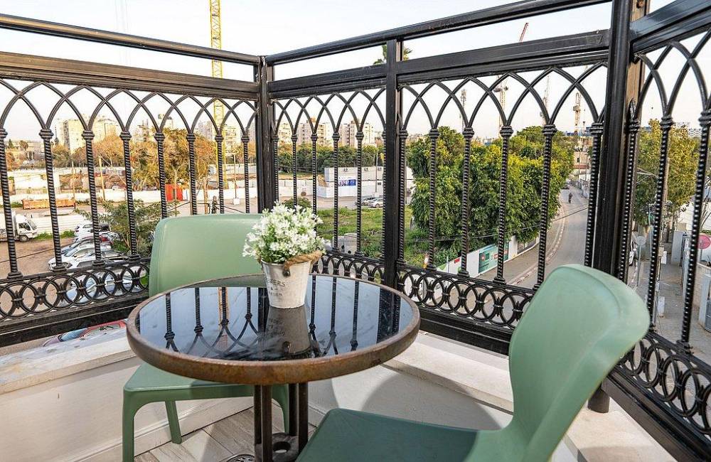 208020 דירת אירוח זוגית עם  מרפסת וגקוזי פנימי, הפנטהאוז של תל אביב, וילה  בתל אביב וילות - Vila 4 U