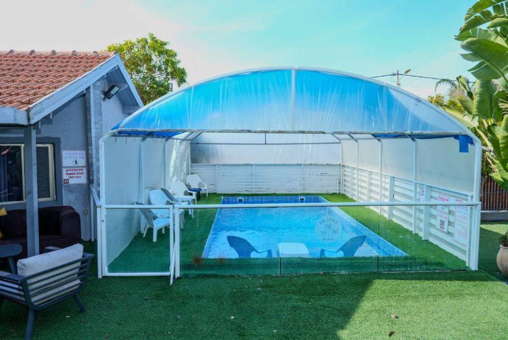 209098 החצר והבריכה, אושיה ריזורט, וילה  בעבדון וילות - Vila 4 U