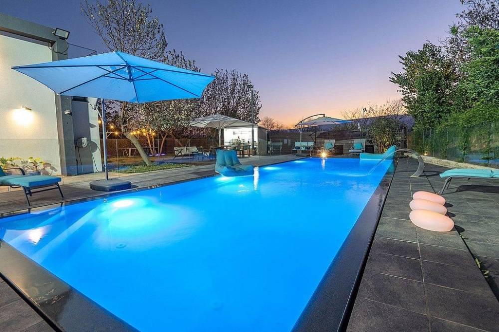 209872 המתחם בערב, וילה שירת הנחל, וילה  בשדה נחמיה וילות - Vila 4 U