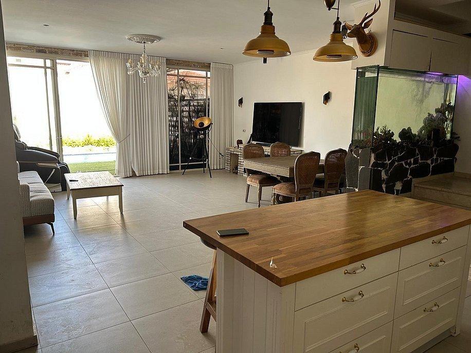 209965 גלרית פנים, סוויטת גן עדן בשרון, וילה  בכפר סבא וילות - Vila 4 U