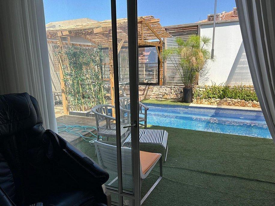 209972 גלרית פנים, סוויטת גן עדן בשרון, וילה  בכפר סבא וילות - Vila 4 U