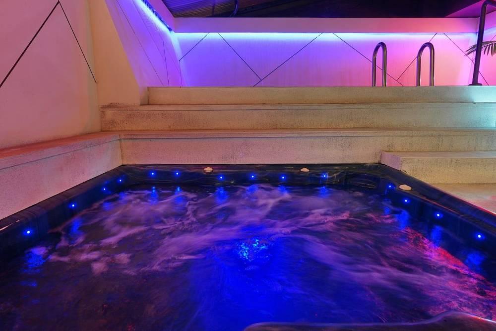 210235 מתחם חיצוני, מתחם האירוח וויט - White, וילה  בהוד השרון וילות - Vila 4 U