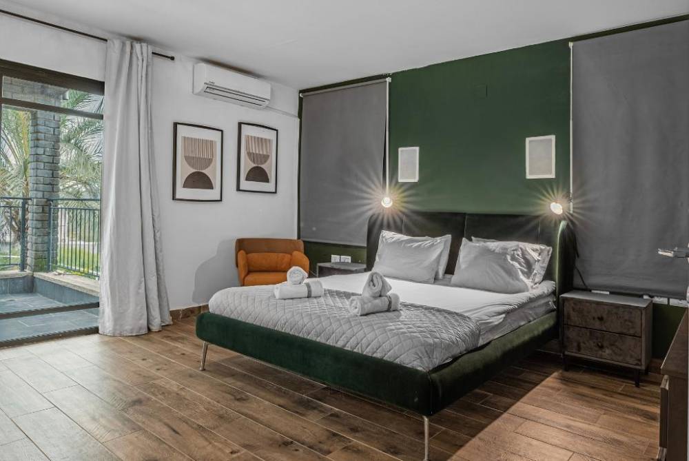 210554 מתחם פנימי, וילה קאסה רויאל, וילה  בשומרה וילות - Vila 4 U