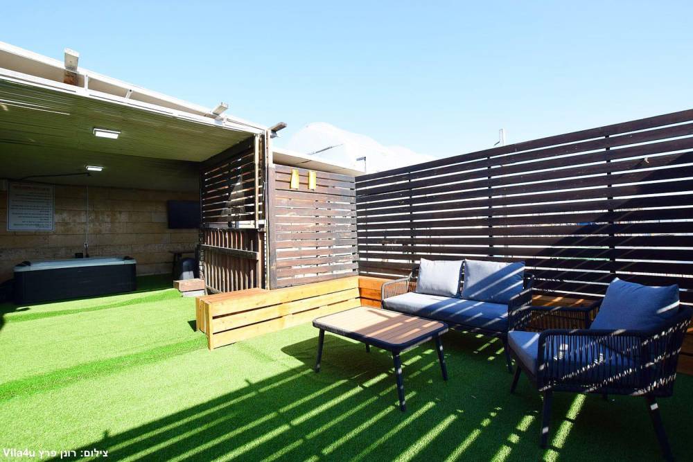 210712 מתחם הבריכה, לופט ליאן נתניה, וילה  בנתניה וילות - Vila 4 U