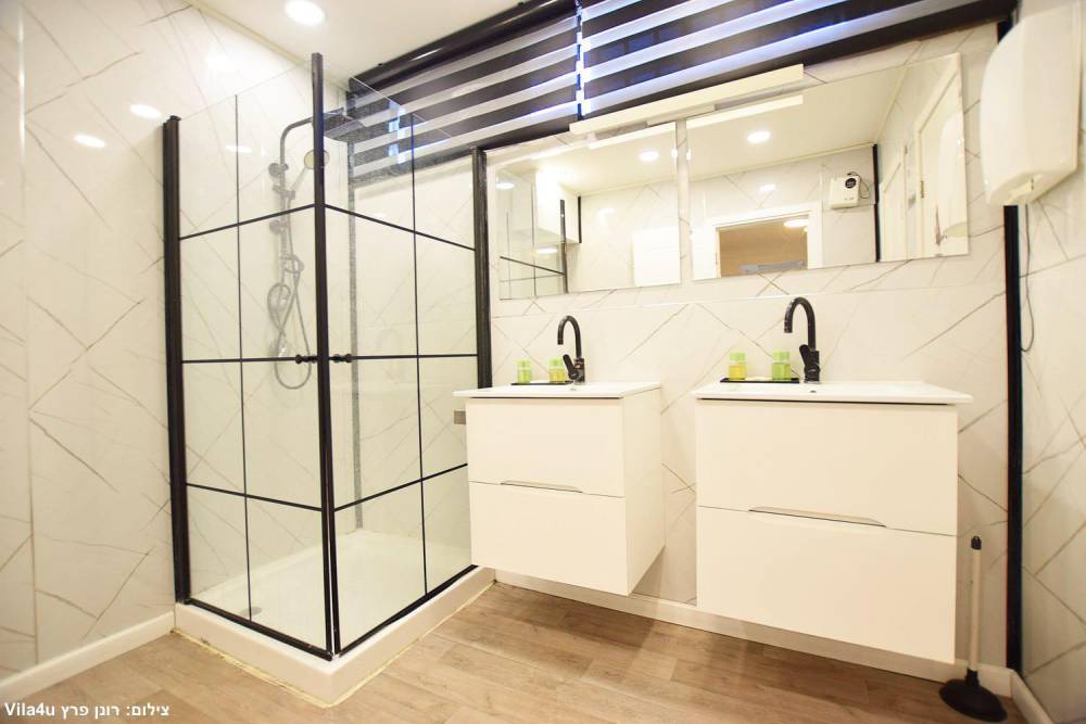 210719 גלריה כללית, לופט ליאן נתניה, וילה  בנתניה וילות - Vila 4 U