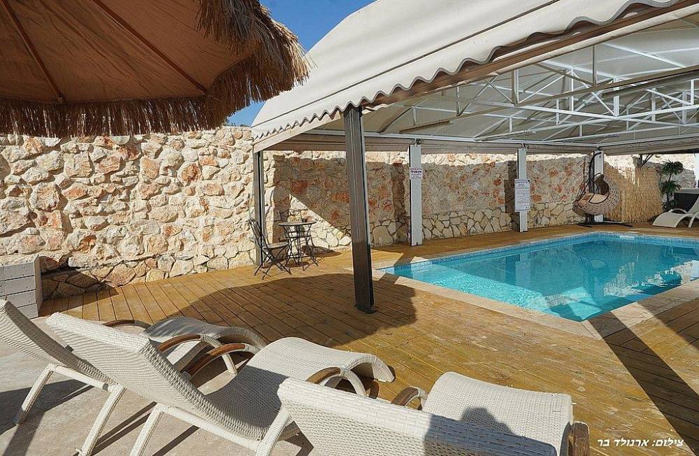 212438 גלרית חוץ, וילה קאלי, וילה  בנוף כנרת וילות - Vila 4 U