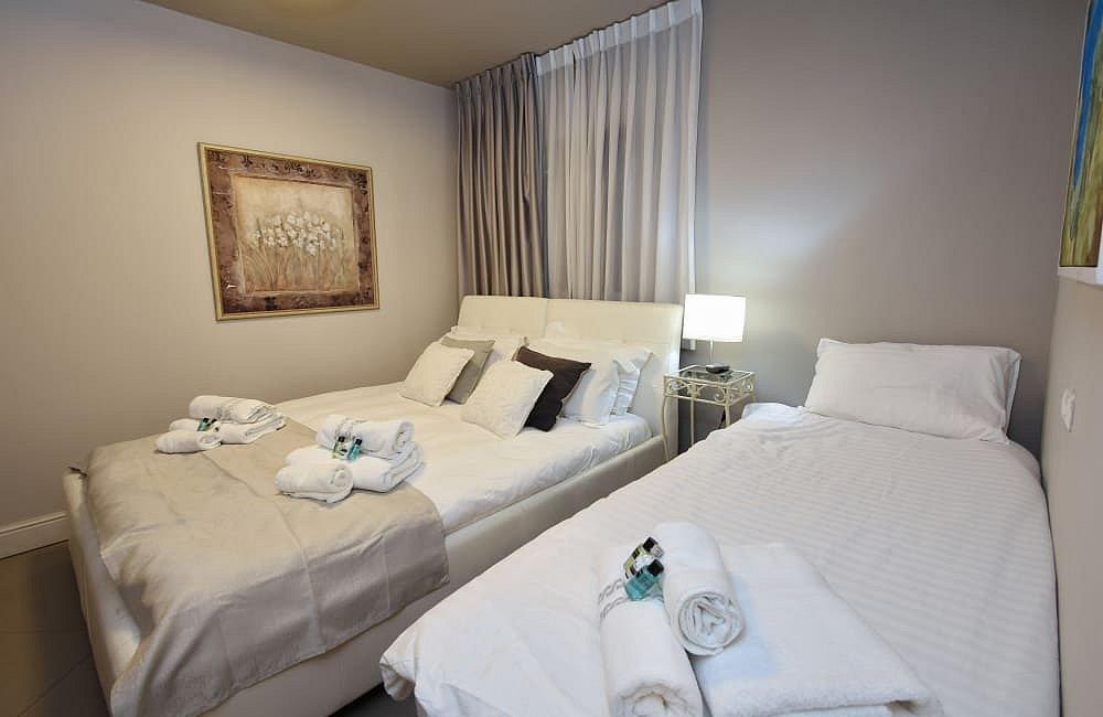 213365 גלרית פנים, וילה מצפה הוד, וילה  בפוריה כפר עבודה וילות - Vila 4 U