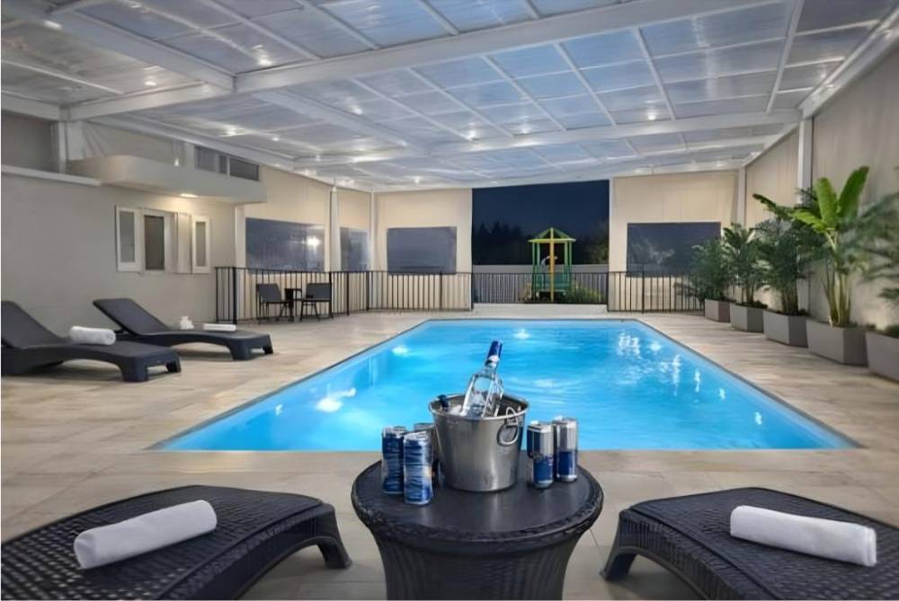 215036 מתחם מקורה בריכה וג'קוזי, אחוזת גליל, וילה  בספסופה וילות - Vila 4 U