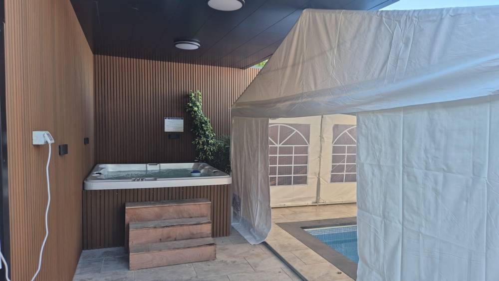 216429 הבריכה בחורף, אירוח גלילי ירכא, וילה  בירכא וילות - Vila 4 U