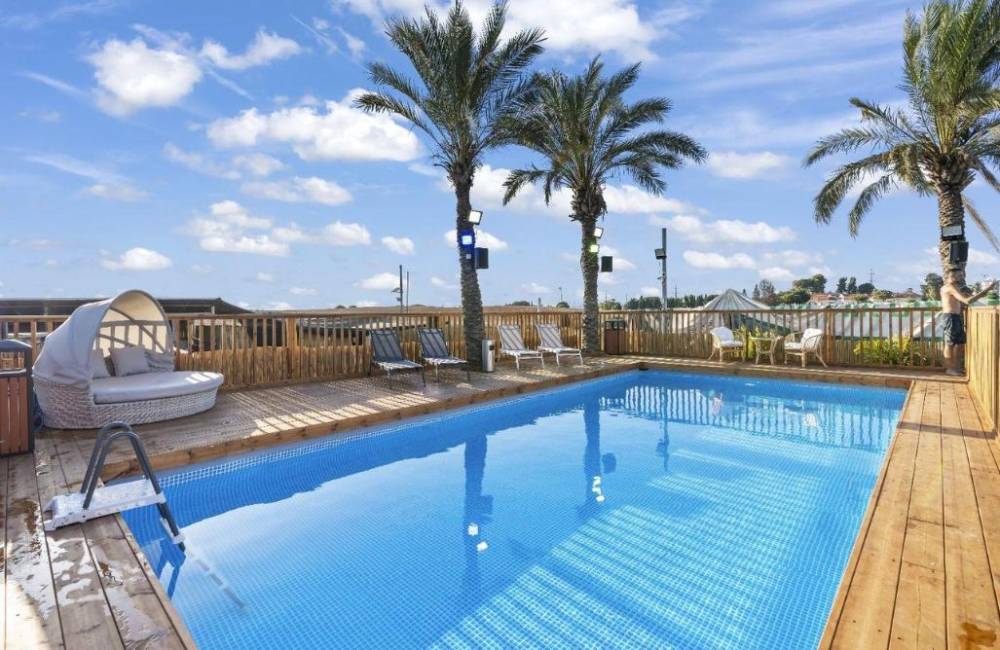 217026 מתחם הבריכה, מתחם טולום ריזורט, וילה  בראשון לציון וילות - Vila 4 U