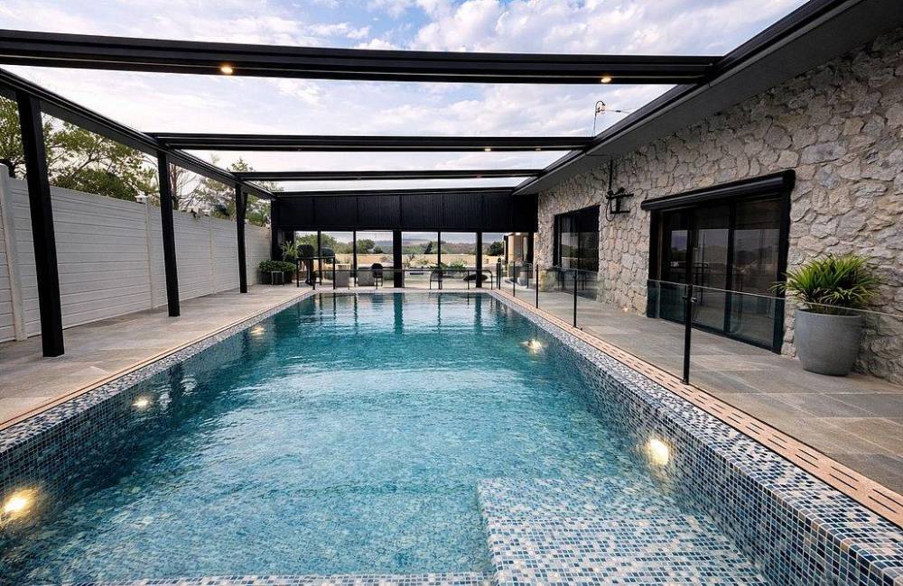 218453 גלריה כללית, וילה פלואלס בוטיק, וילה  בדלתון וילות - Vila 4 U