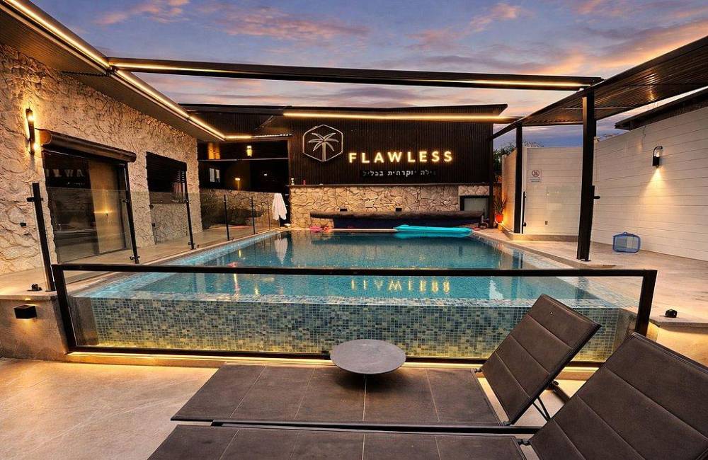 218476 גלריית חוץ, וילה פלואלס בוטיק, וילה  בדלתון וילות - Vila 4 U