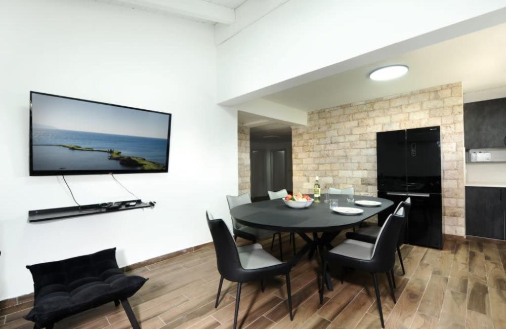 219040 סוויטה משפחתית גדולה, אחוזת מרלו - MERLOT, וילה  בדלתון וילות - Vila 4 U